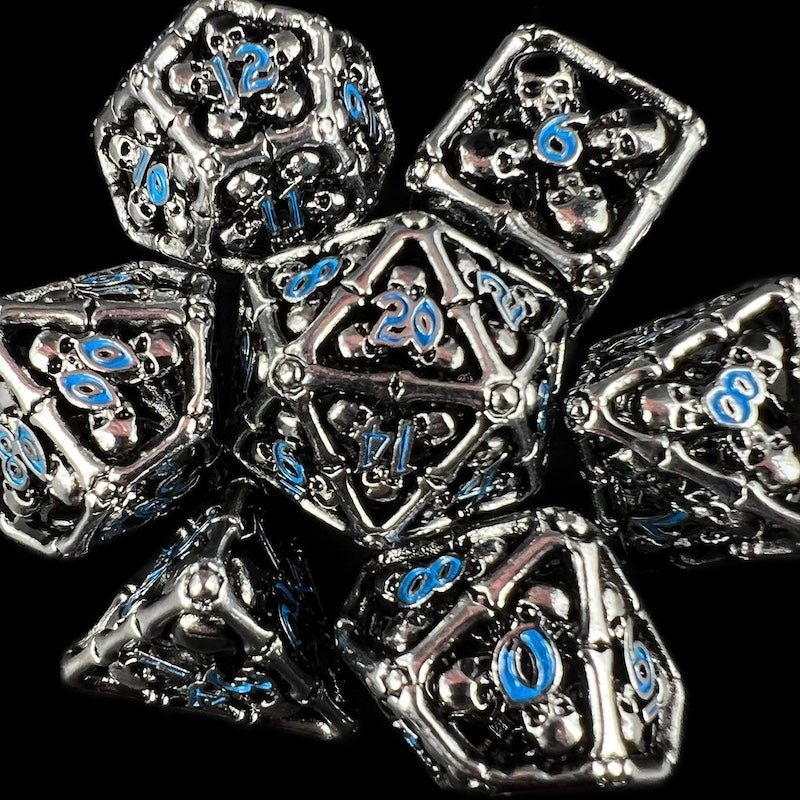 TDSO Metal Hollow Skull Silver & Blue Dice