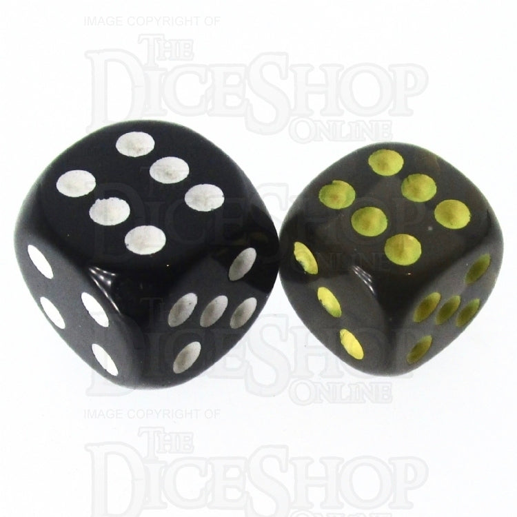 HALF PRICE CLEARANCE Role 4 Initiative Translucent Smoke & Yellow 14mm D6 Spot Dice