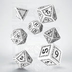 Q Workshop Runic White & Black 7 Dice Polyset