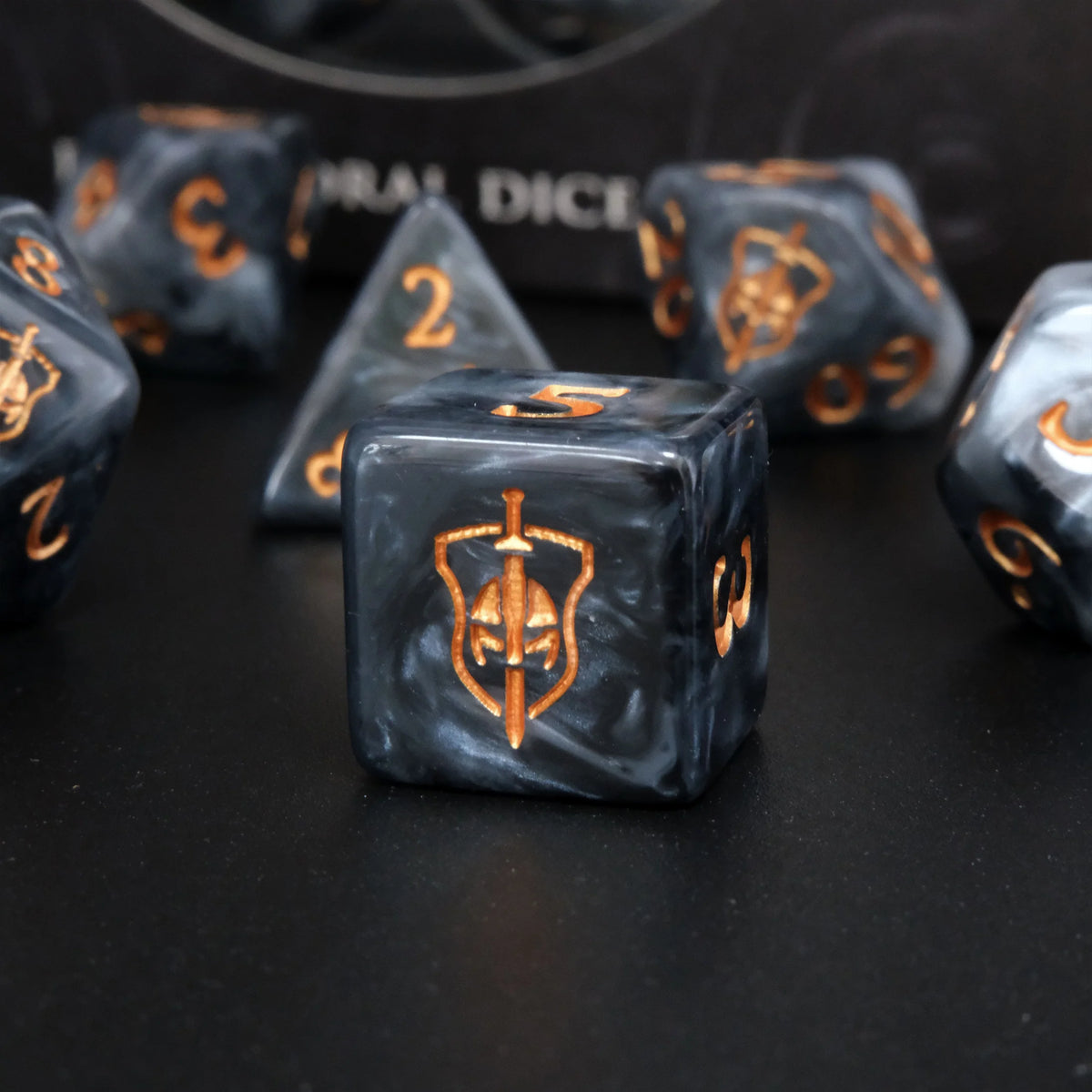 Dice Tomes Fighter (2026) 7 Dice Polyset + Coin