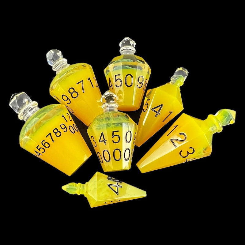 TDSO Potion Bottle Yellow & Black 7 Dice Polyset