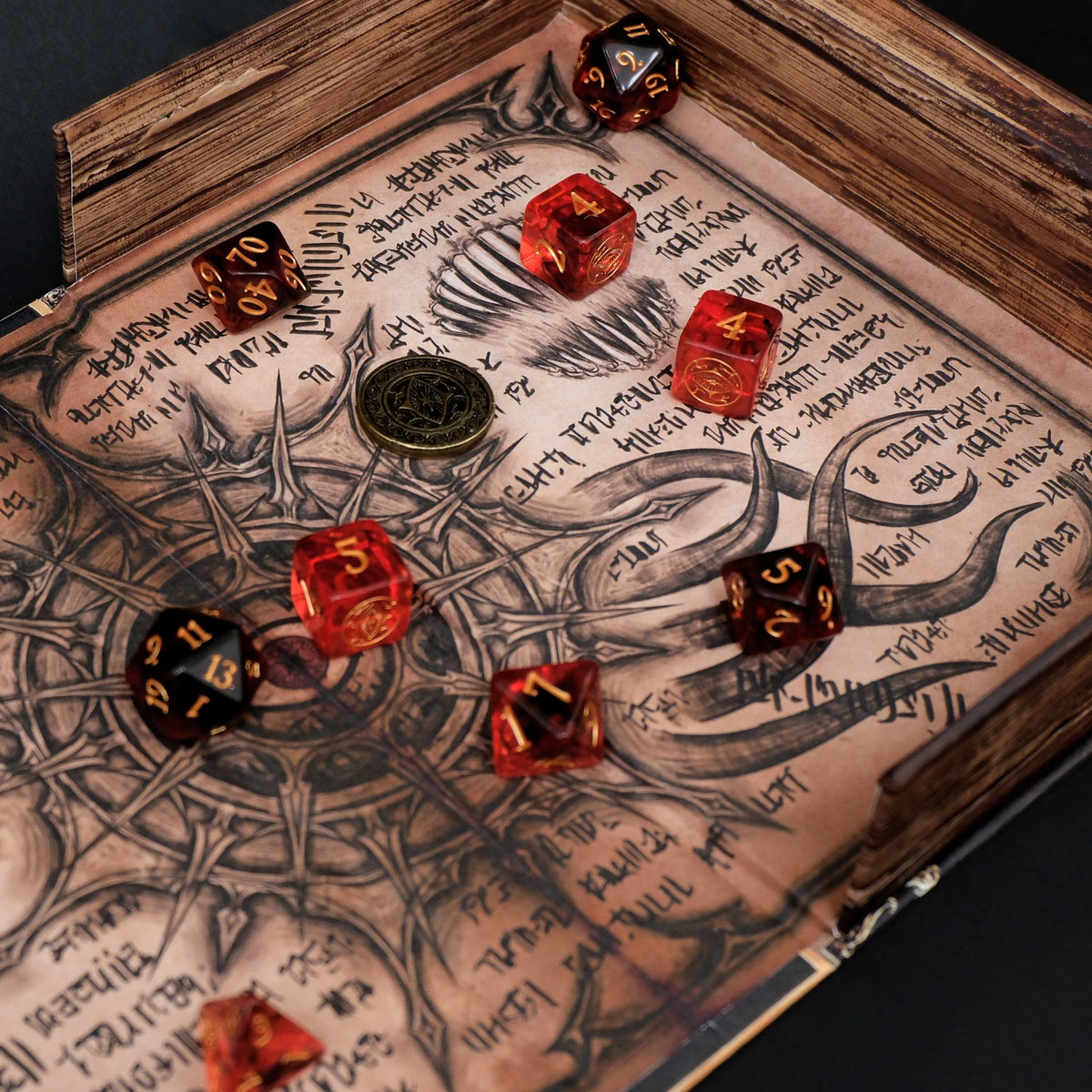 Tome of the Evil Eye - 10 Dice Polyset / Coin / Dice Tray