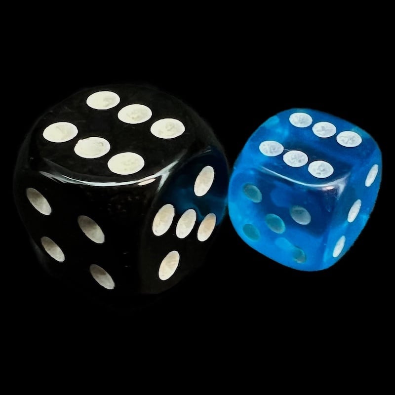 D&G Gem Light Blue 12mm D6 Spot Dice