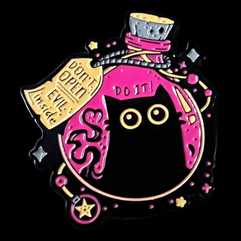 Gaming Pin Badge Cat Bottle 'Don't Open Evil Inside'