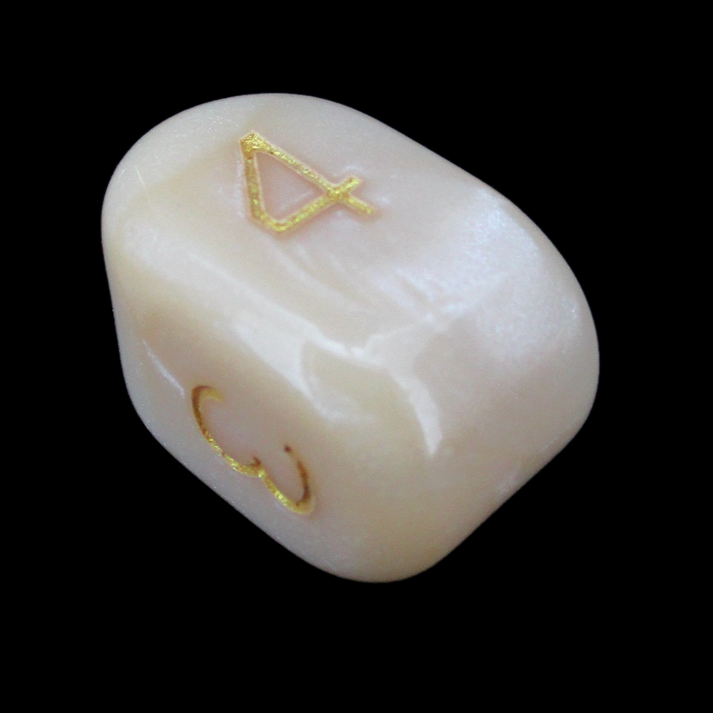 Role 4 Initiative Marble Latte Arch D4 Dice