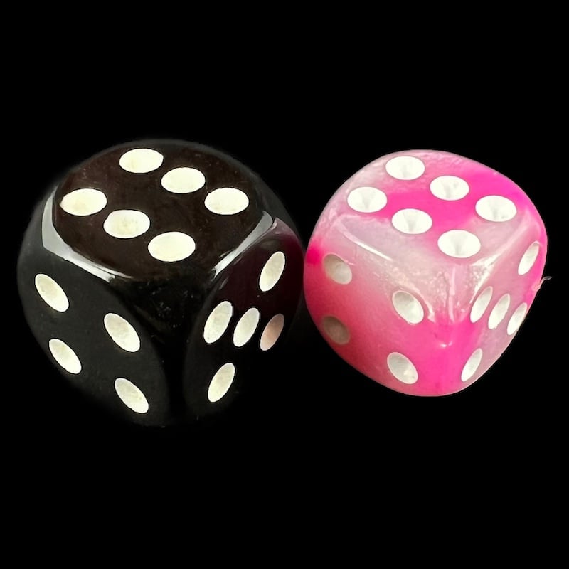 TDSO Duel Pink & Pearl White 14mm D6 Spot Dice