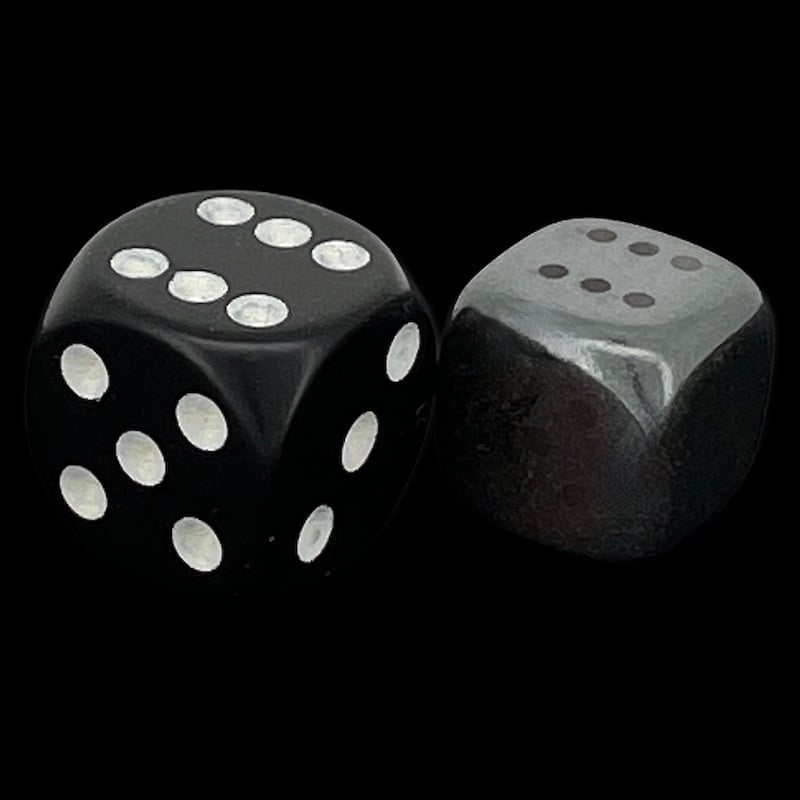 TDSO Gemstone Hematite & Shadow 15mm Rounded D6 Spot Dice
