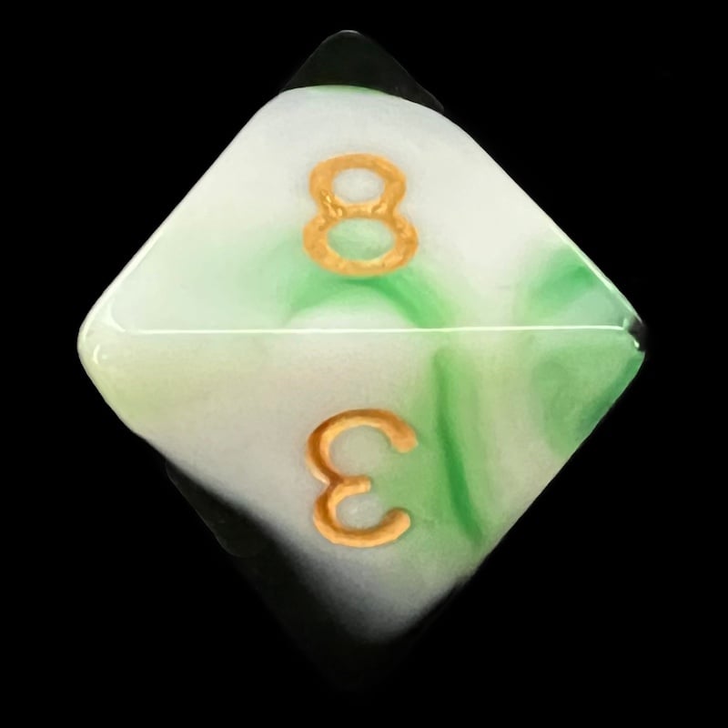 TDSO Marble Dark Green & White D8 Dice