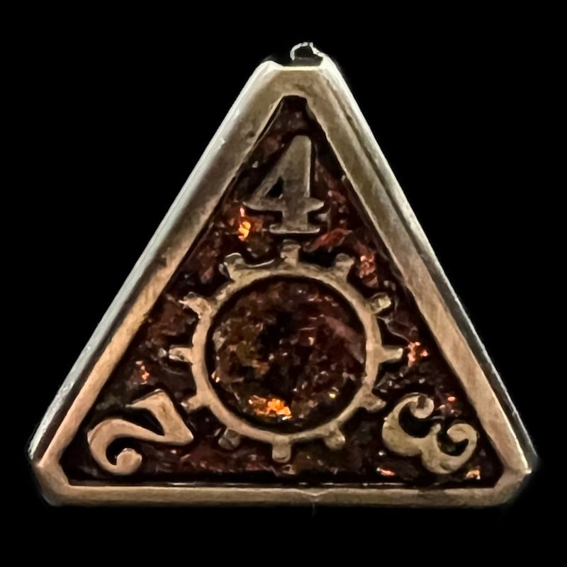 TDSO Metal Gears Antique Gold & Amber Mica D4 Dice