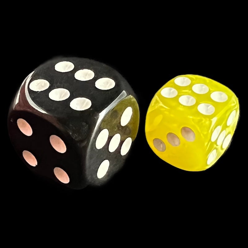 TDSO Pearl Yellow & White 36 x D6 Dice Set