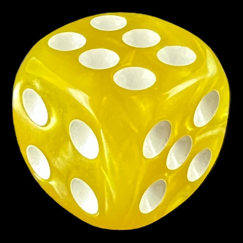 TDSO Pearl Yellow & White 16mm D6 Spot Dice